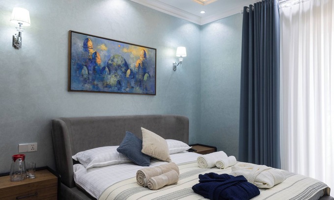 Dushanbe Apartamento | Urban Oasis: Unparalleled Terrace Views in the Heart of the City