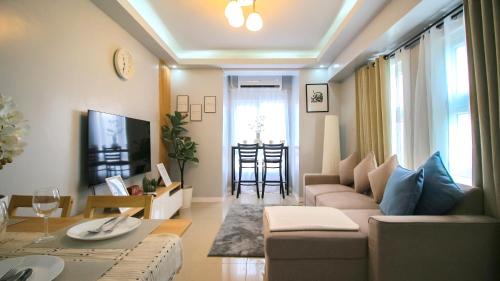 South Triangle Apartamento | Urban Oasis with Skyline View