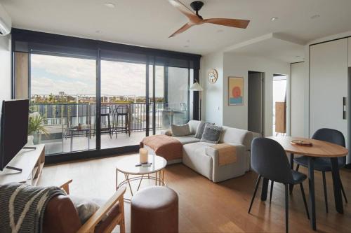 Brunswick East Apartamento | Urban Rendezvous - Where Productivity Meets Play