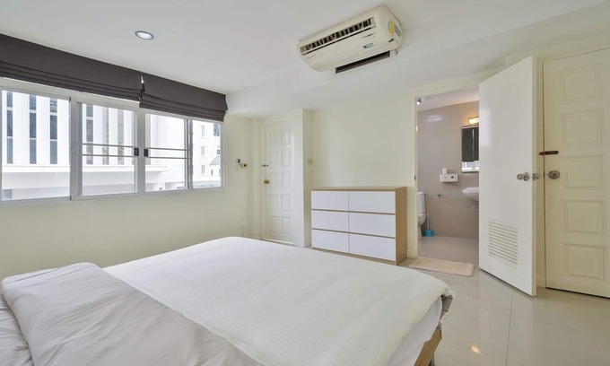 Thonglor Casa | UrbanLoft Sukhumvit 5BR Bangkok 5 min. BKK Hospital VVBKK88