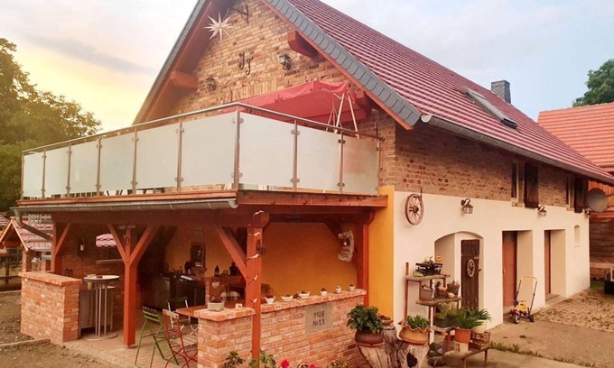 Kreba-Neudorf Apartamento | Urlaubshof Turmblick - Spacious vacation apartment (70 sqm) with south-facing balcony