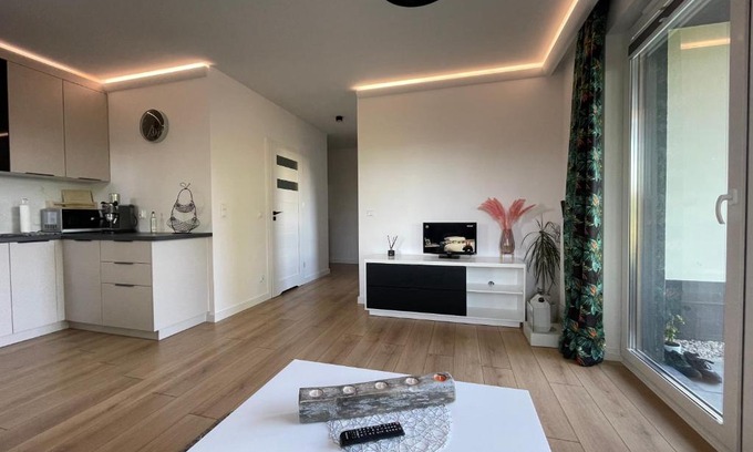Rumia Apartamento | Uroczy Apartamet z Ogródkiem i widokiem na naturę,