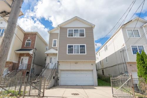 Newark Apartamento | 4 Bedroom-Airport Convient