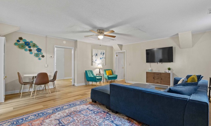 Columbia Casa | USC & Downtown Gem: Modern Family Home!