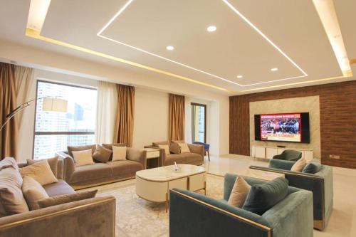 Jumeira 3 Apartamento | USMANS 5 BEDROOM APARTMENT at JBR WALK RIMAL ON THE BEACH 2750 SFT HUGE