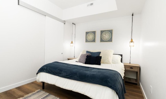 Capitol Hill Apartamento | UTAH Maritime, FAST WIFI, Conventions, King Bed