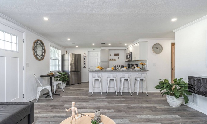 Disston Heights Casa | Utica House /10M Beach & 10M Downtown /Families/Patio