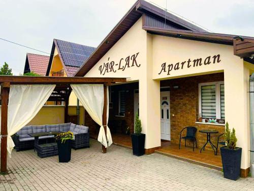 Kisvarda Apartamento | VÁR-LAK Apartman