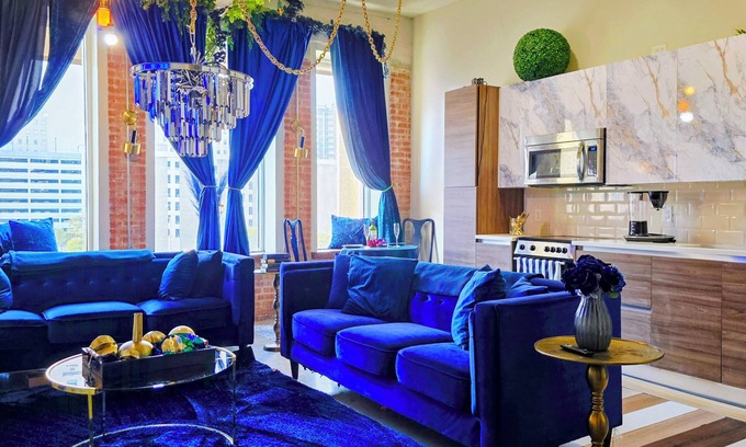 Downtown Dallas Apartamento | V.A Suites - 1b 1b exclusive designer suite. A+ Amenities. Free parking.