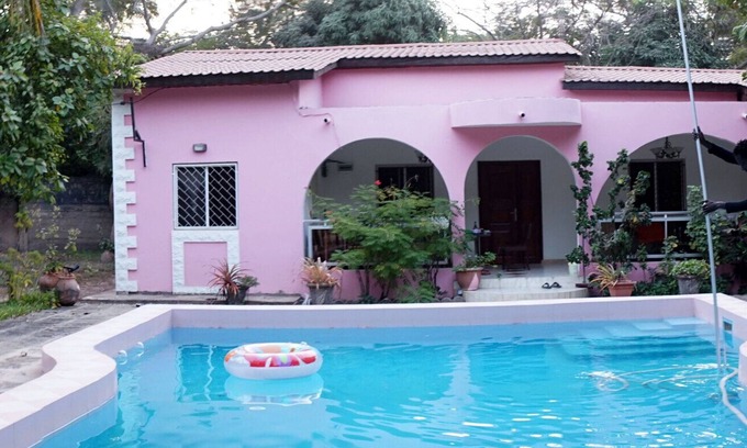 Sanyang Casa | V i l l a A m a r a n t - Retiro de jardín para un grupo de 6