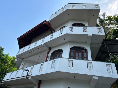 Kandy Casa | V.S.MAHA REST HOME