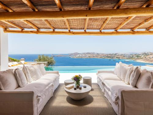 Ornos Casa | V&V Guest House - Luxury Suites
