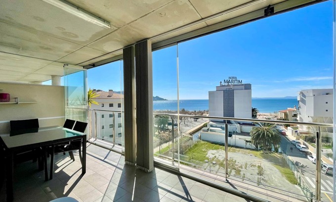 Santa Margarida Apartamento | V012 - Maritim, Espléndido apartamento con vistas al mar.