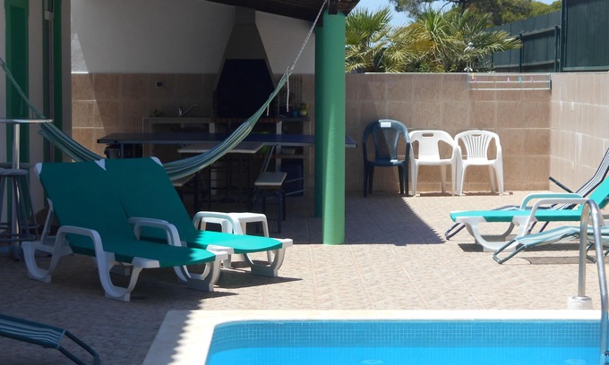 Gambelas Villa | V3-Faro, a / a, w / piscina / barbacoa / tenis de mesa, Net / TV / playa, el aeropuerto y el hospital