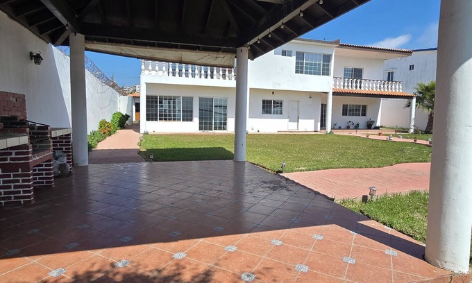 El Sauzal Casa | VACARDI Beach front Roomy 5 Bd, 5 Ba, 1 studio 2 Story House large yard jacuzzi