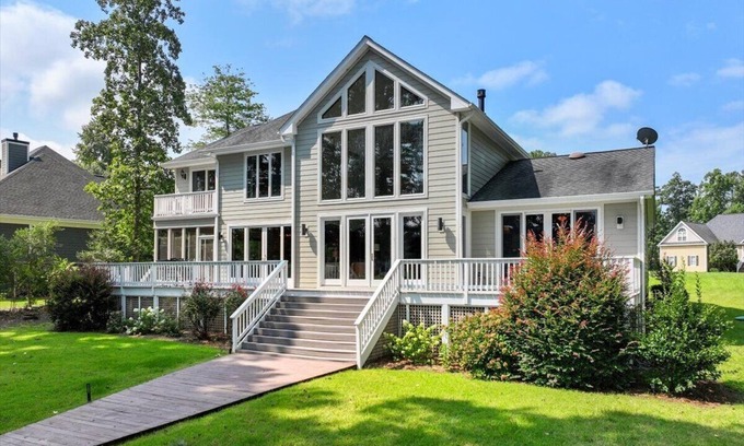 Littleton Casa | Vacate Reality-Spacious, Waterfront, Pet-Friendly
