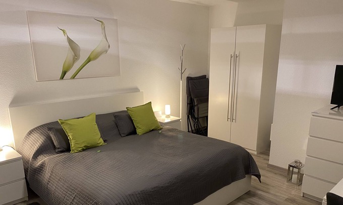 Schoenwald Apartamento | Apartamento con piscina, sauna y wifi.