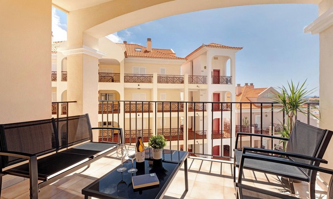 Los Cristianos Apartamento | Apartamento de vacaciones 'El Palomar De Atteserg' con piscina compartida, terraza privada y Wi-Fi
