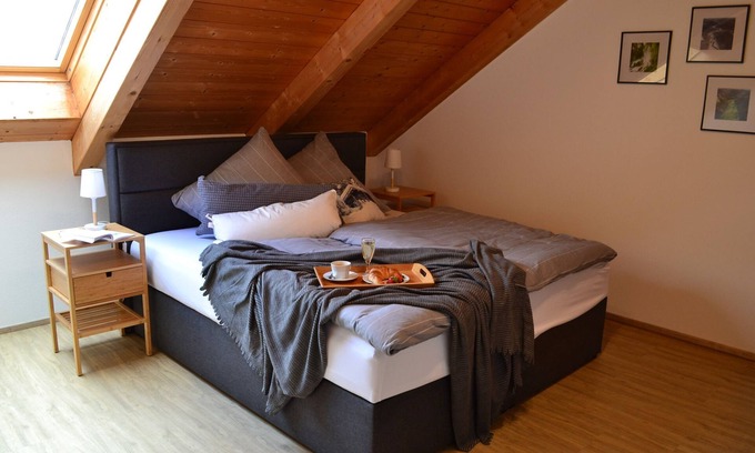 Muensingen Apartamento | Vacation apartment, 80sqm, garden and balcony, 2 bedrooms, max. 4 persons