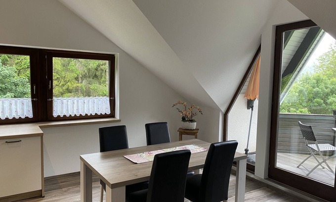 Pfeffingen Apartamento | Vacation apartment Am Irrenbächle, 68sqm, attic, 2 bedrooms, balcony, max. 4 persons