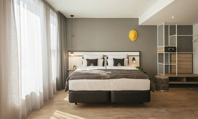 Mitte Apartamento | Vrbo Property
