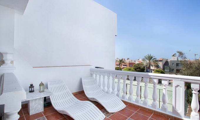 Playa de Arinaga Apartamento | Apartamento de vacaciones 'Apartamento Fani N2' con terraza privada, Wi-Fi y aire acondicionado