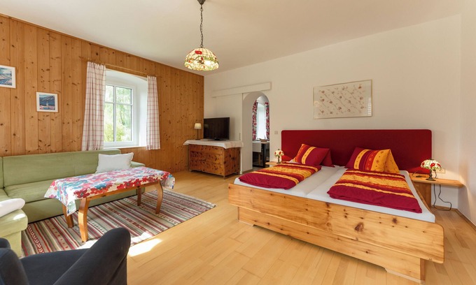 Mauterndorf Apartamento | Vacation apartment to relax and find peace and quiet with garden access with LUNGAU CARD