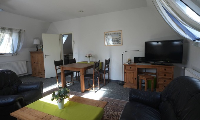 Potsdam West Apartamento | Vacation apartment/attic apartment in Potsdam near Sanssouci Park and Havel Lakes