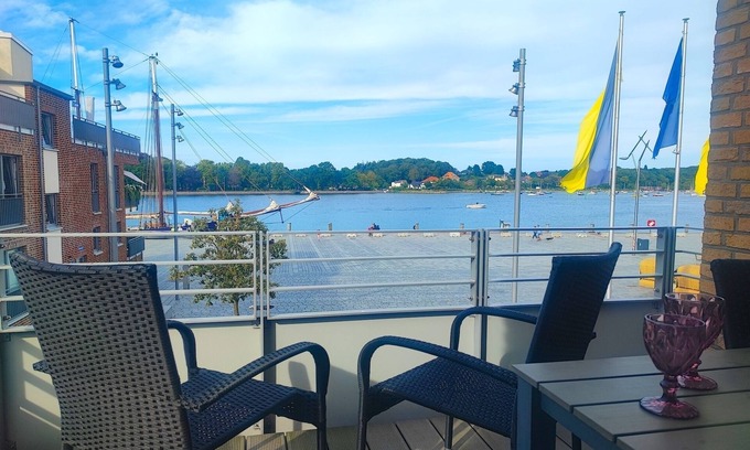 Eckernfoerde Apartamento | Vacation apartment/apartment for 5 guests with 105m² in Eckernförde (263620)