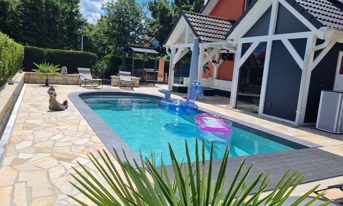 Kesselsdorf Condominio | Vacation apartment with outdoor pool on the outskirts of Dresden