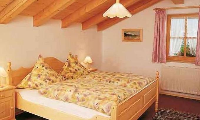 Neuschoenau Apartamento | Vacation apartment for 4 people with terrace