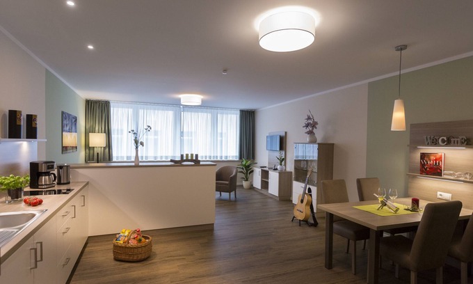Altstadt Apartamento | Apartamento de vacaciones en el casco antiguo, estacionamiento subterráneo disponible en la casa.