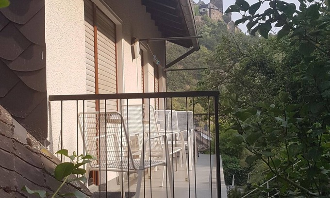 Oberwesel Apartamento | Vacation apartment Karbach - apartment, bathroom, WC, 2 bedrooms