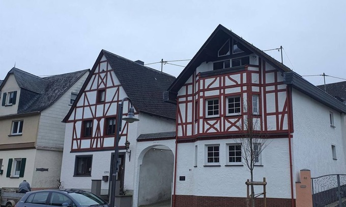 Alken Apartamento | Vacation apartment old half-timbered house "Mutter Mosel" - Holiday apartment with balcony