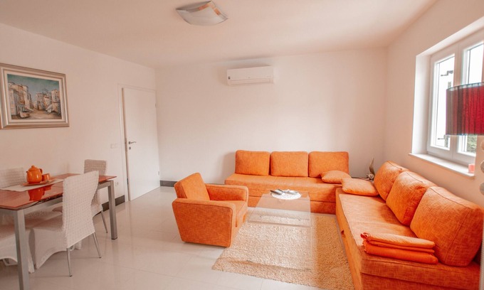 Funtana Apartamento | Vacation apartment Torana in Funtana with pool