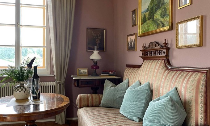 Trahuetten Apartamento | Vacation apartment with history.Alban Berg Villa Trahütten! Pet friendly!