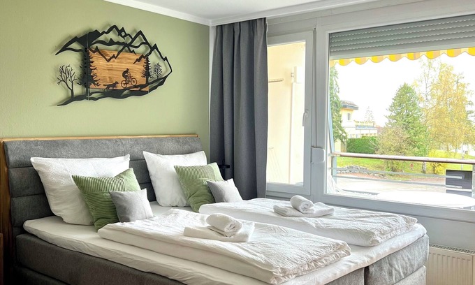 Scheidegg Apartamento | Vacation apartment "Wolkenfrei" near Lake Constance with pool and sauna
