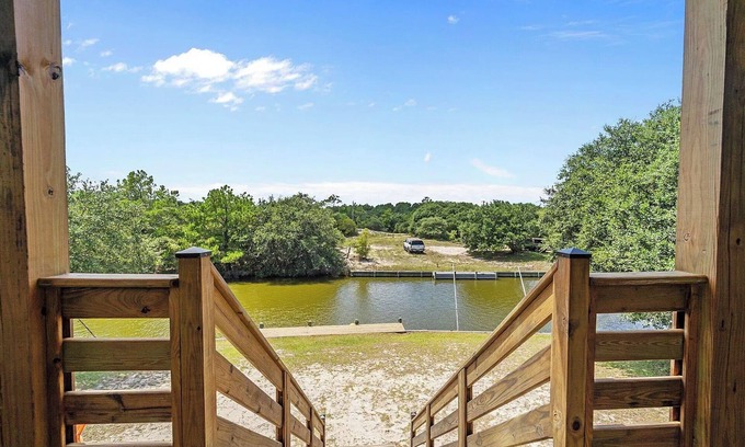 Carova Beach Cabaña | Vacation Cottage – Enjoy 4WD Beach, Hottub, Wild Horses & Canalfront Views