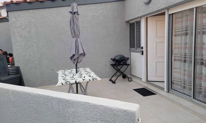 Saint-Cyprien Plage Cabina | Vacation cottage air conditioning swimming pool parking on Saint-Cyprien beach