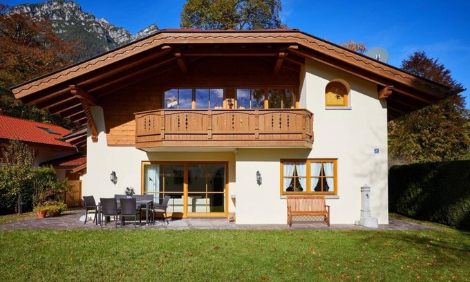 Garmisch-Partenkirchen Casa | Vacation home "Villa Alpenmelodie"