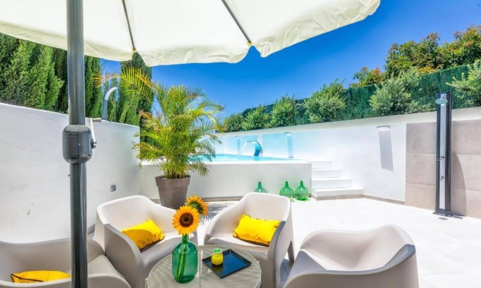 Los Llanos Villa | Casa de vacaciones "Bayton House" con vistas a la montaña y al jardín, piscina privada y Wi-Fi