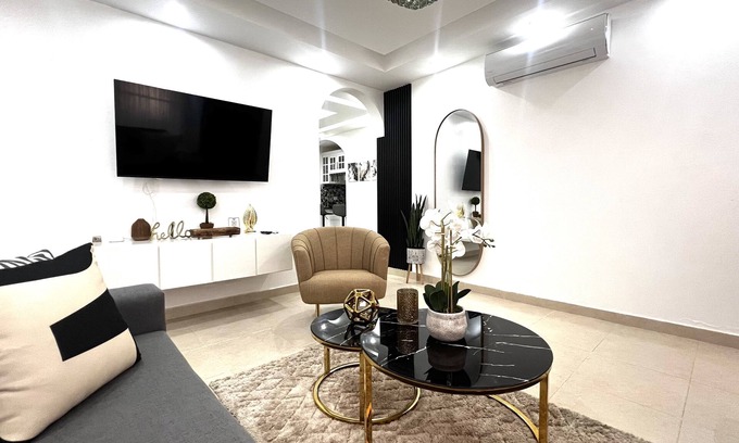 Moca Casa | Vacation Family Home-5min from STI airport sleep 6 WiFi +Netflix