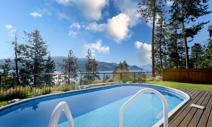 Central Okanagan Casa | Vacation for Families with Stunning View & Pool