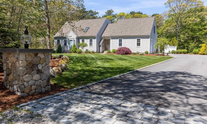Northwest Harwich Casa | Vacation Getaway- Salt Water Pool, Firepit, Outdoor Bar/Kitchen.