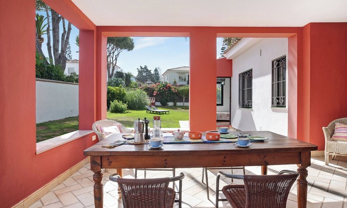 Conil de la Frontera Casa | Casa de vacaciones "Villa Sevilla" con vistas al mar, terraza privada y jardín privado