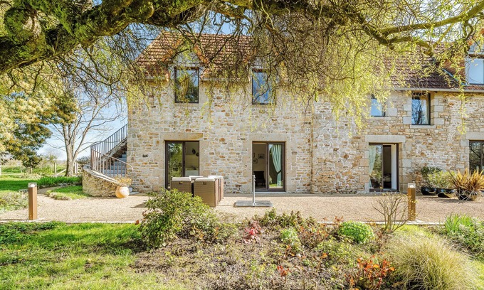 Sartilly-Baie-Bocage Casa | Casa de vacaciones "Chambre D'hôte La Chapelle" con terraza, jardín compartido y Wi-Fi