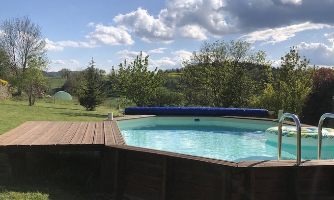 Vernoux-en-Vivarais Casa | Casa de vacaciones con piscina privada y jardín
