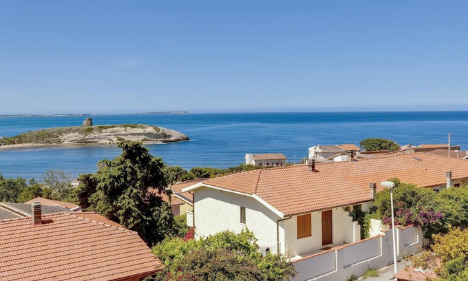 S'Archittu Casa | Vacation Home "Villa Mandarino" near the Beach with Sea View, Wi-Fi, Private Terrace & Shared Garden; Parking Available