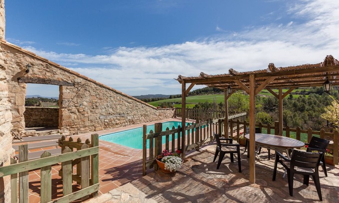 Sant Marti de Tous Casa | Casa de vacaciones "El Mas" con vistas a la montaña, piscina compartida y Wi-Fi