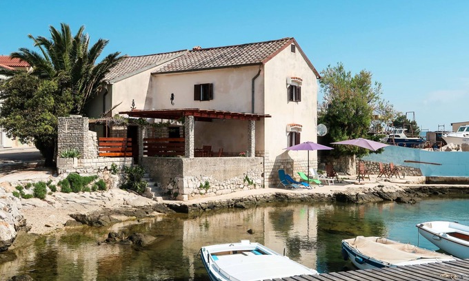 Nerezine Casa | Casa de vacaciones Delfar by Interhome